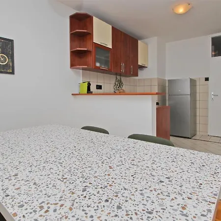 아파트 Lovely, Spacious & Central *