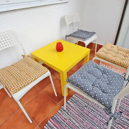 아파트 Lovely, Spacious & Central *