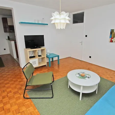 Lovely, Spacious & Central 사라예보