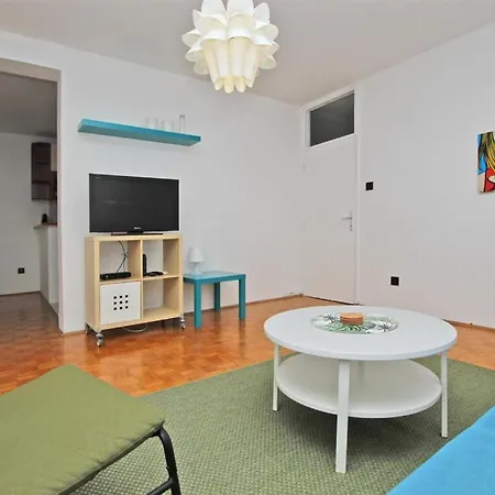 Lovely, Spacious & Central 사라예보